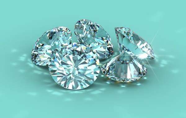 Comparison: Diamond vs Moissanites - Understanding the Brilliance